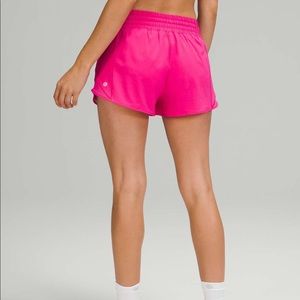 Lululemon Sonic Pink Short Hot LR Short 4” Lined